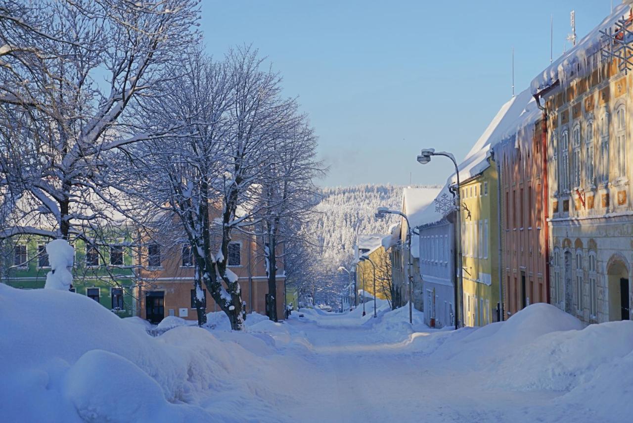 Apartmany U Muzea Horni Blatna Luaran gambar